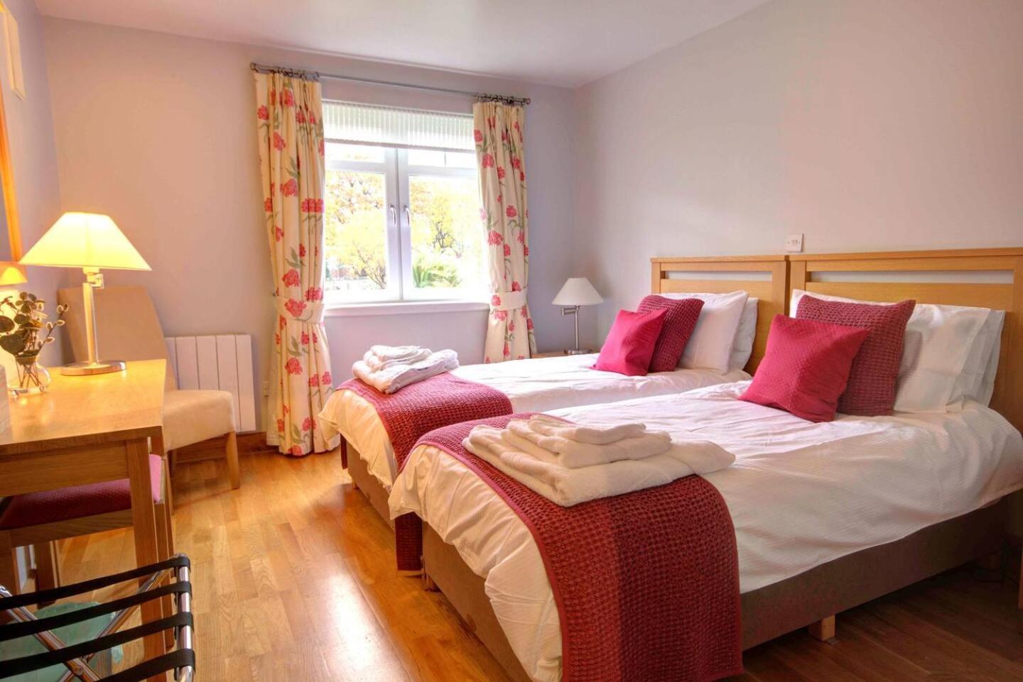 No1 The Links Apartment, Брора Екстериор снимка